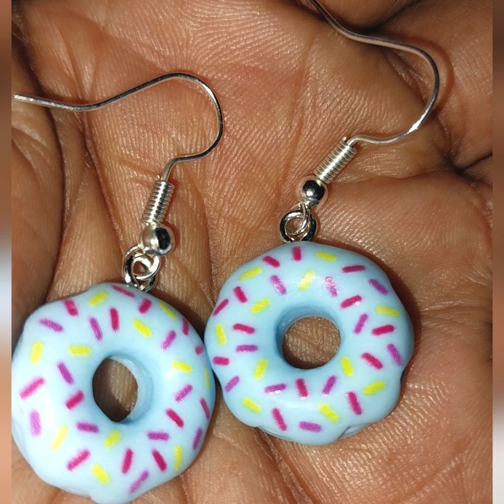 Hand crafted doughnut dangle earrings - Picture 2 of 6